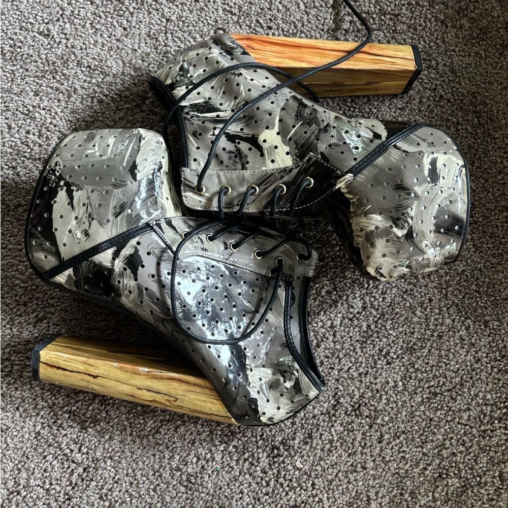 Abstract Platform Heels